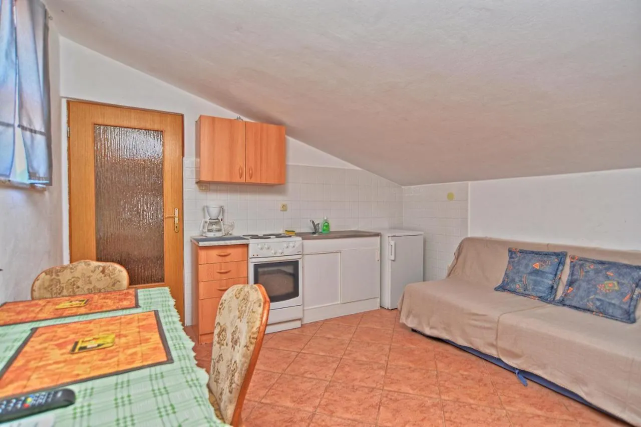 Apartments With Pool 749 PUY Pula