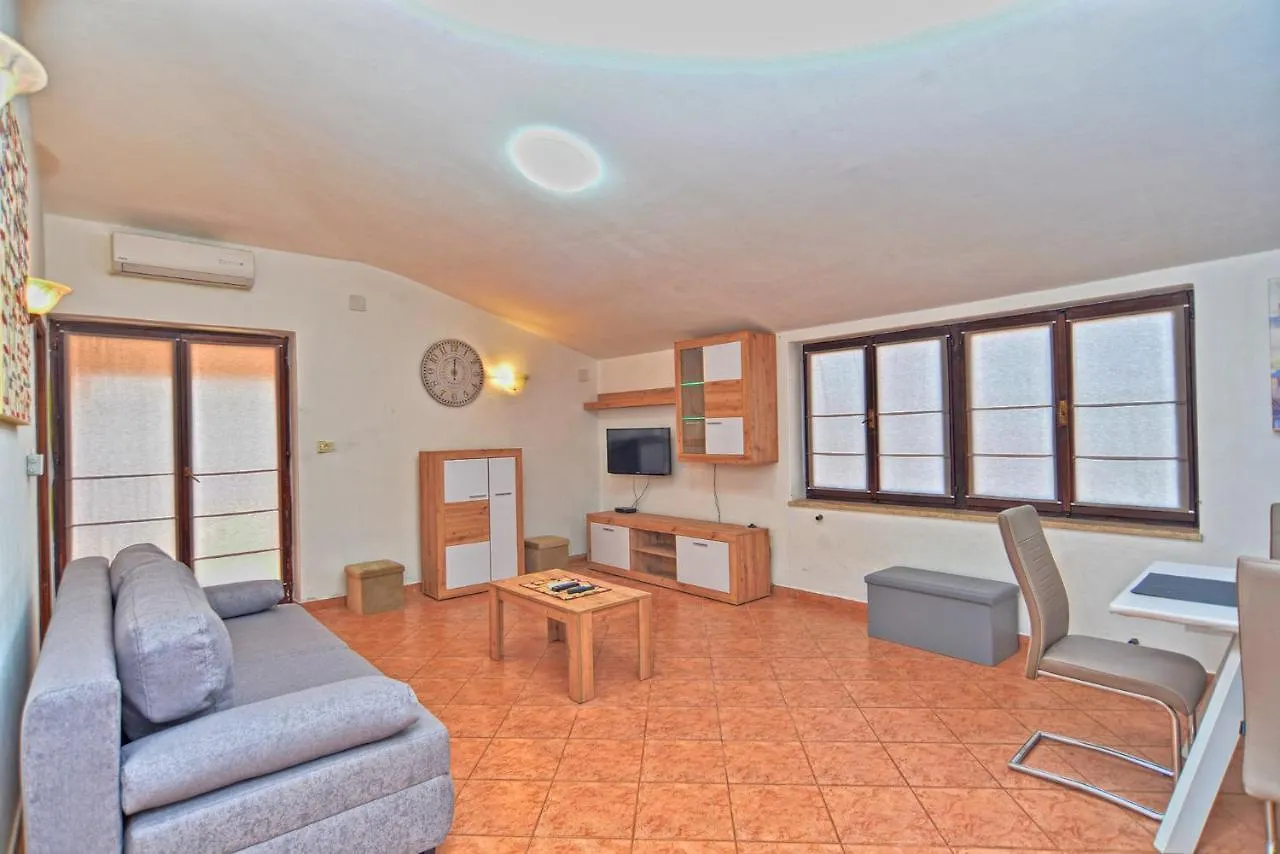 Apartments With Pool 749 PUY