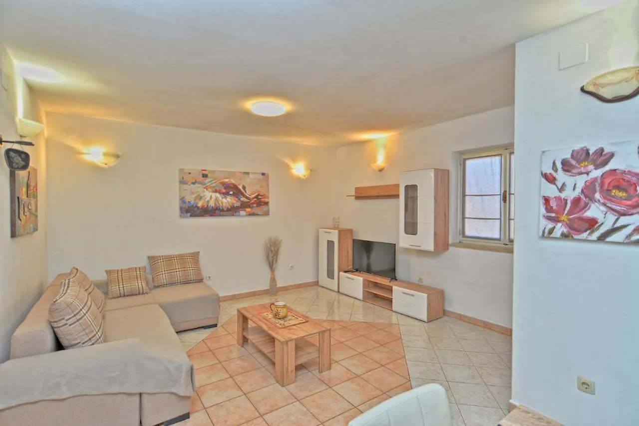 Apartments With Pool 749 PUY